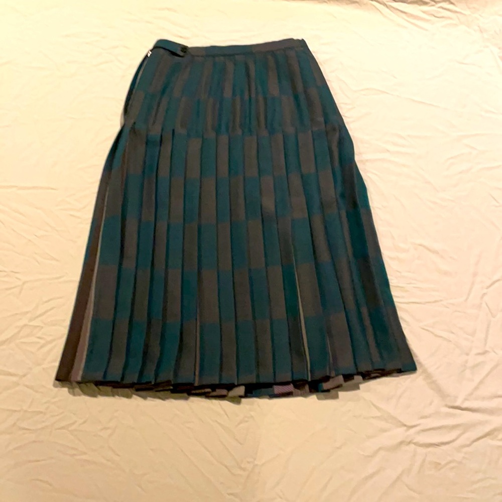 Reversible 100% wool pleated skirt